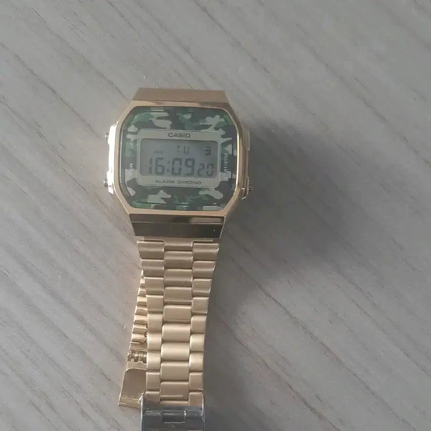 [BUNJANG] Casio Gold Military Watch / 카시오 금장 밀리터리 시계