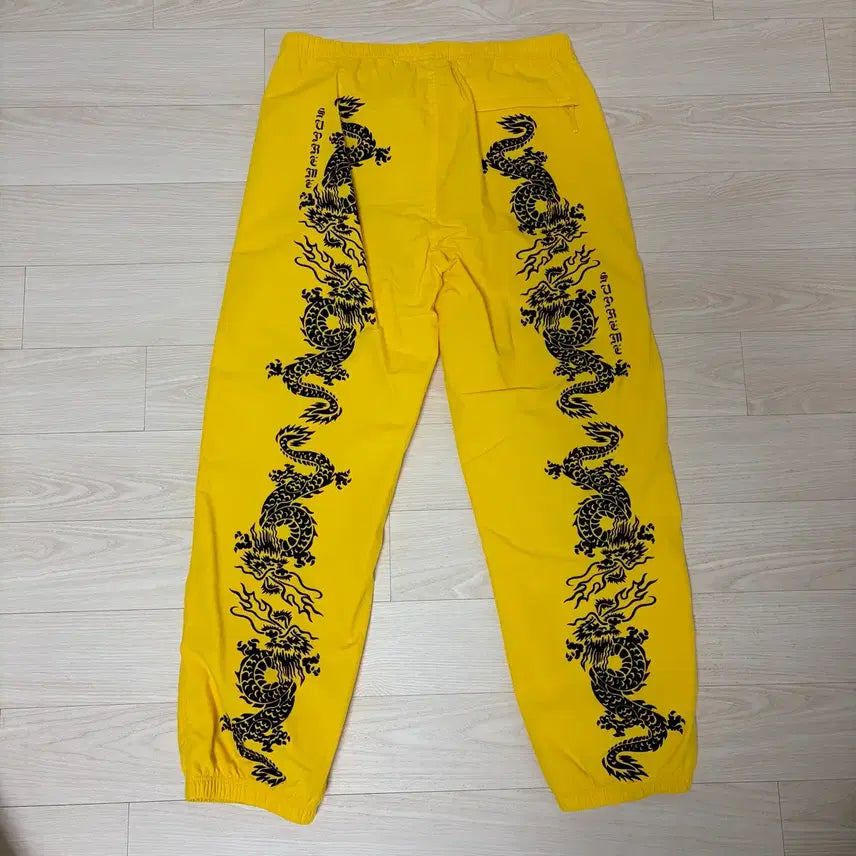 [BUNJANG] Supreme Dragon Track Pants Yellow M Size / 슈프림 드래곤 트랙팬츠 옐로우 m사이즈