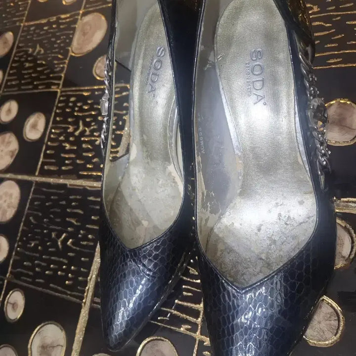 [BUNJANG] SODA Women's Snake Print Cubic Heels / 소다 여성 뱀피큐빅구두