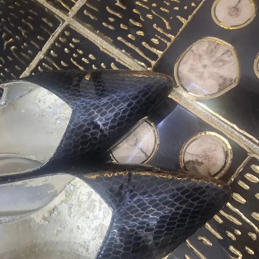 [BUNJANG] SODA Women's Snake Print Cubic Heels / 소다 여성 뱀피큐빅구두