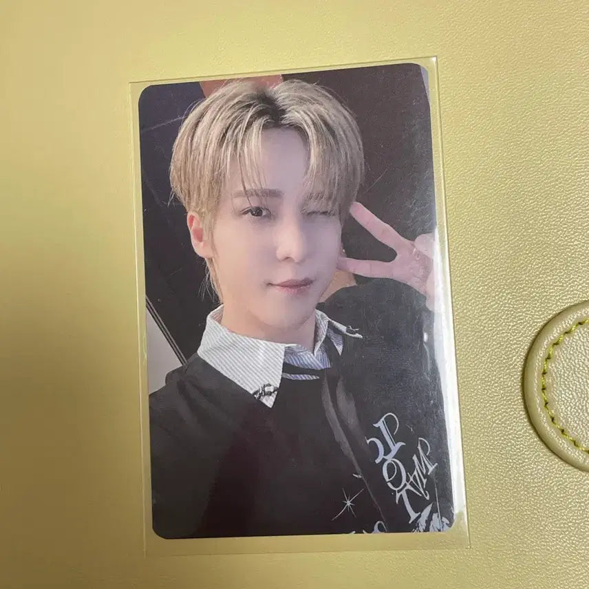 에이티즈 윤호 프롬 포카