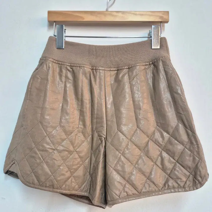 [BUNJANG] System Beige Quilted Leather Shorts / 시스템 퀼팅 레더 반바지 베이지 64-94