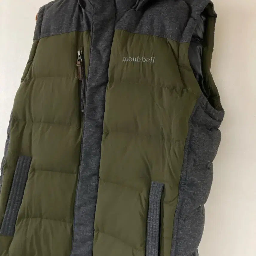 [BUNJANG] Unknown Montbell Goose Down Hooded Vest 100 / 몽벨 구스 패딩 후드 조끼 100