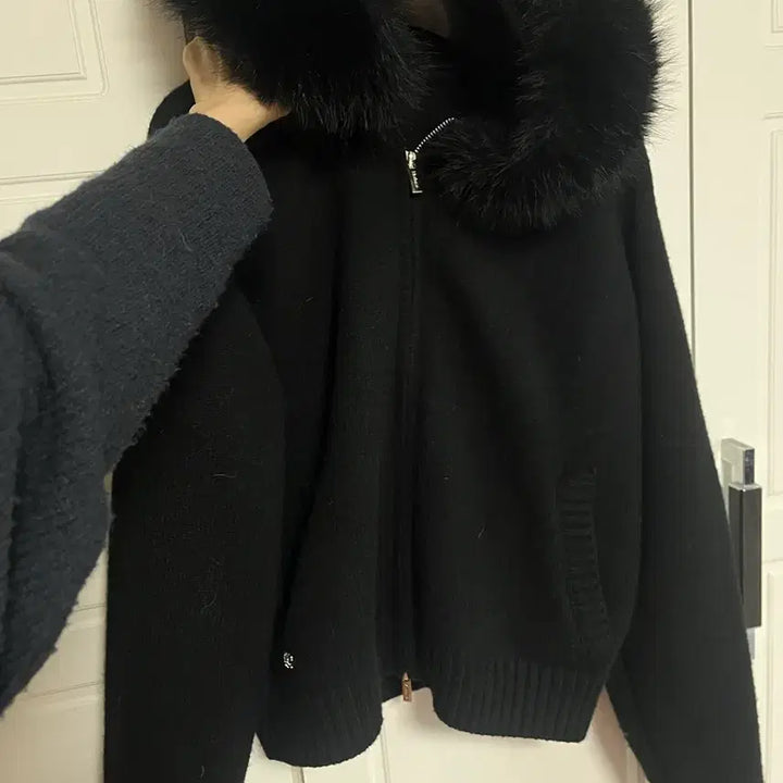 [BUNJANG] KINDAMIE Knit Hooded Zip-Up Black / 카인다미 퍼 니트 후드 집업 블랙