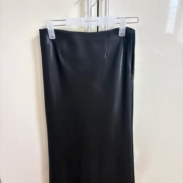 [BUNJANG] The Berlin Satin Mermaid Skirt / 더베를린 새틴 스커트