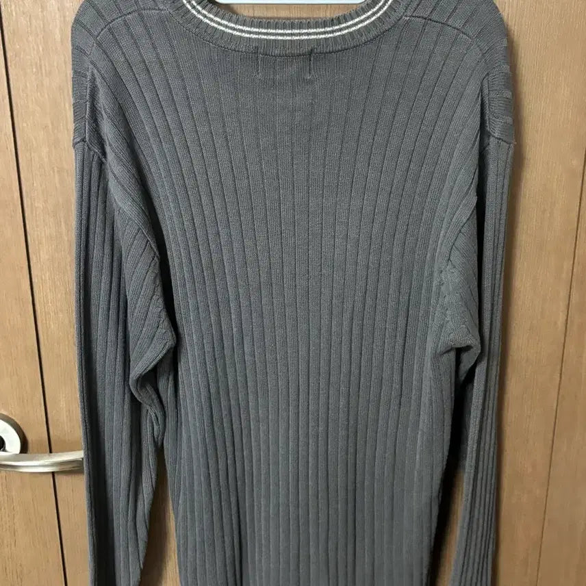 [BUNJANG] VERSACE Gray Ribbed V-Neck Knit Sweater / VERSACE 베르사체 그레이 골지 브이넥 니트 LL