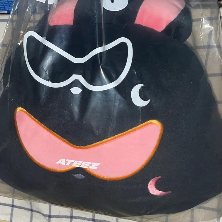 에이티즈 미토 페이스 쿠션 인형 페쿠 (홍중포카)