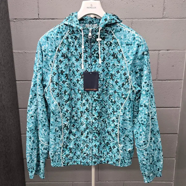 [BUNJANG] Louis Vuitton Monogram Pointillism Windbreaker Jacket / [ 새상품 ] 루이비통 LV 모노그램 포인틸리즘 바람막이 48