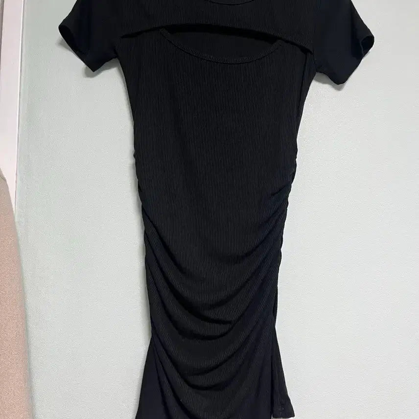 [BUNJANG] Black Front Slit Mini Dress / 블랙 앞트임 미니 원피스