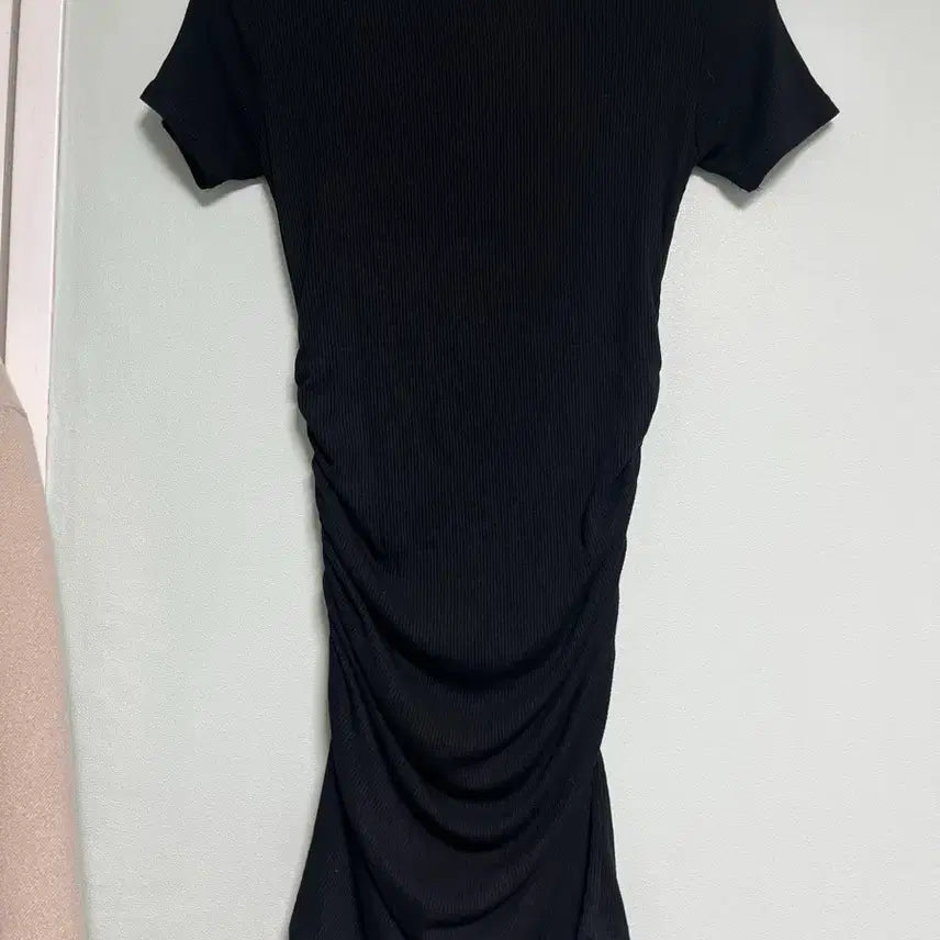 [BUNJANG] Black Front Slit Mini Dress / 블랙 앞트임 미니 원피스