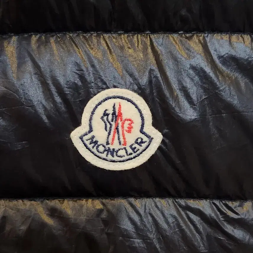 [BUNJANG] Moncler GUI Vest Size 2 / 몽클레어 GUI 패딩조끼 백화점판 2사이즈