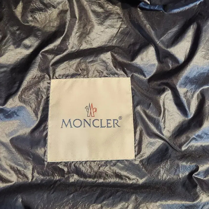 [BUNJANG] Moncler GUI Vest Size 2 / 몽클레어 GUI 패딩조끼 백화점판 2사이즈