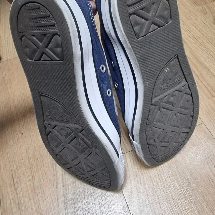 [BUNJANG] Converse Chuck Taylor Low All Star Classic Navy Sneakers / 260 컨버스 척테일러 로우 올스타 클래식 네이비