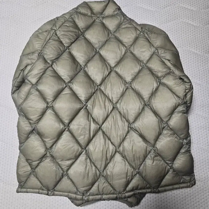 [BUNJANG] NewJeans Haerin Roa Hiking Light Down Jacket Gray / 로아 하이킹 라이트 다운 자켓 그레이 해린 패딩