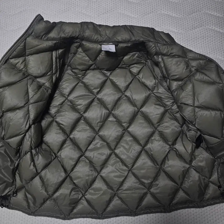 [BUNJANG] NewJeans Haerin Roa Hiking Light Down Jacket Gray / 로아 하이킹 라이트 다운 자켓 그레이 해린 패딩