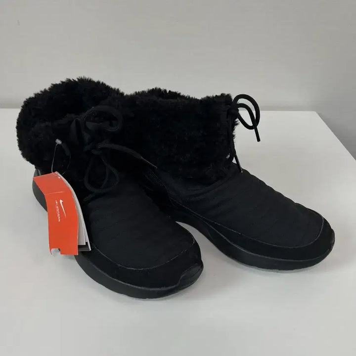 [BUNJANG] Nike Fur Boots / [245] 나이키 퍼 부츠