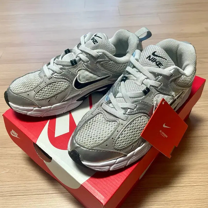 [BUNJANG] Nike V5 RNR Kids Sneakers 220mm Full Package / 나이키 V5 RNR 키즈 운동화 220mm 풀박스