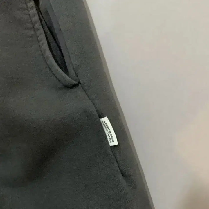 [BUNJANG] HERITAGEFLOSS Alfred Old English Training Sweat Jogger Pants / [L] 헤리티지플로스 알프레드 올드 잉글리시 트레이닝 스웻조거팬츠