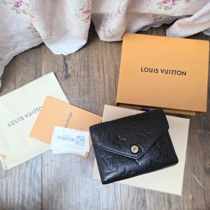 [BUNJANG] Louis Vuitton Victorine Wallet Empreinte Black / 루이비통 빅토린 월릿 앙프렝 블랙 풀셋