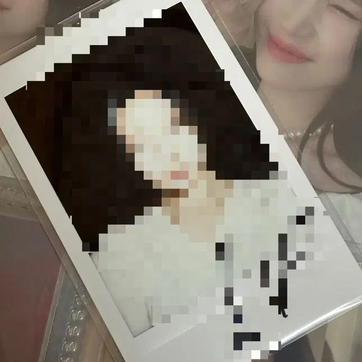 [BUNJANG] IZ*ONE Kim Minju Signed Polaroid / [판매] 아이즈원 배우 김민주 싸폴 싸인 폴라로이드 양도