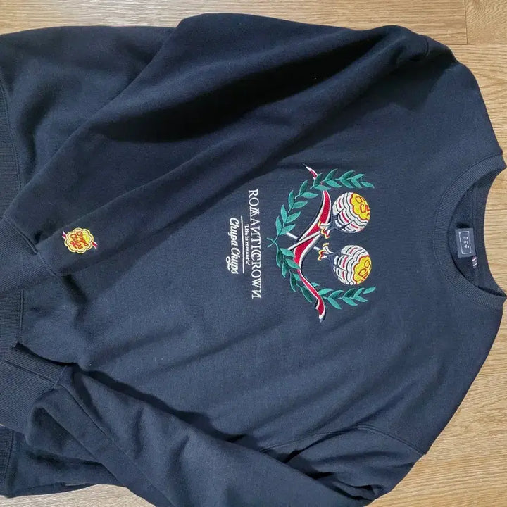 [BUNJANG] Romantic Crown Chupa Chups Collaboration Sweatshirt (Black, L) / 로맨틱크라운 츄파춥스 콜라보 맨투맨 블랙 L