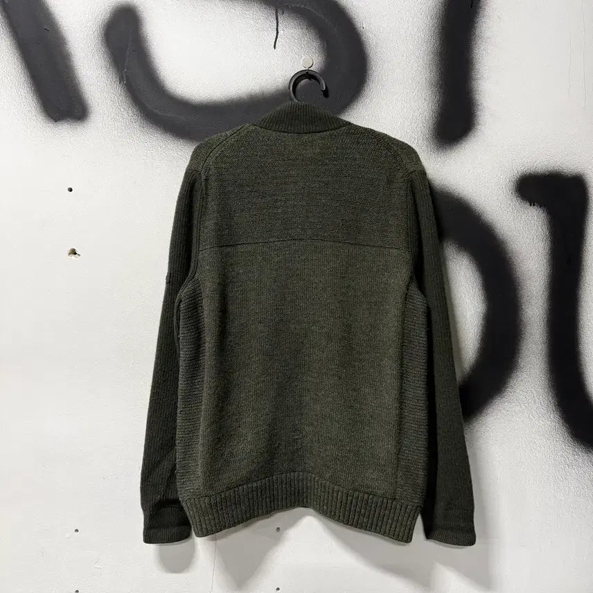 [SOLD OUT] 닥스 원 포인트 가죽 패치 디테일 울 혼방 집업 니트 자켓