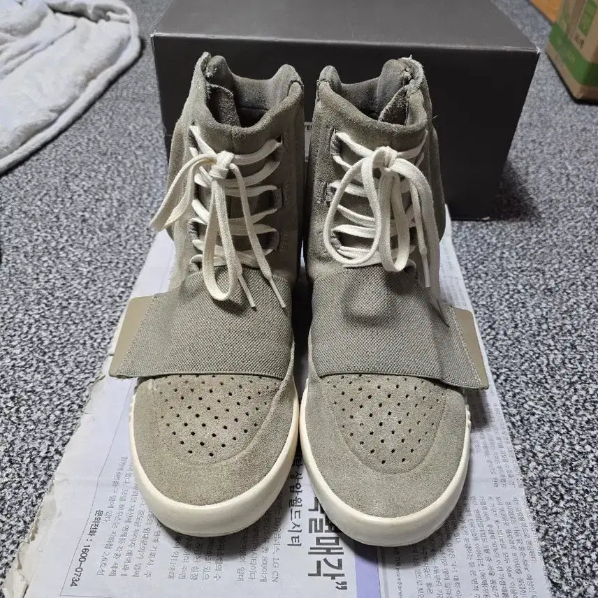 [BUNJANG] Adidas Yeezy Boost 750 OG Sneakers / [250] 아디다스 이지부스트 750 OG