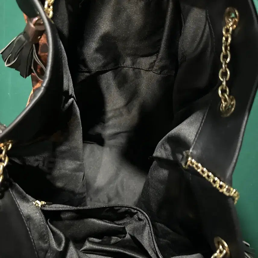 [BUNJANG] Dolce & Gabbana Leopard Print Chain Shoulder Bag / 돌체앤가바나 레오파드 체인 숄더백