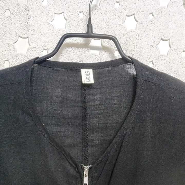 [BUNJANG] Women's Black Thin Zip-Up Jacket (Size 66-77) / 블랙 얇은 집업 여성66~77