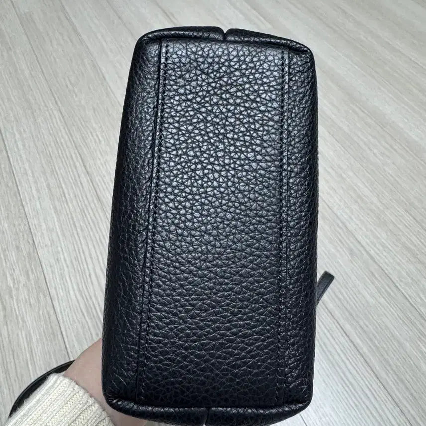 [BUNJANG] Ferragamo Mini Crossbody Bag / 페라가모 미니백 블랙