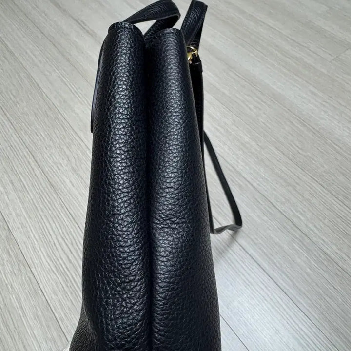 [BUNJANG] Ferragamo Mini Crossbody Bag / 페라가모 미니백 블랙