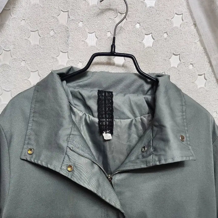 [BUNJANG] Khaki Spring Zip-Up Jacket (Women&
