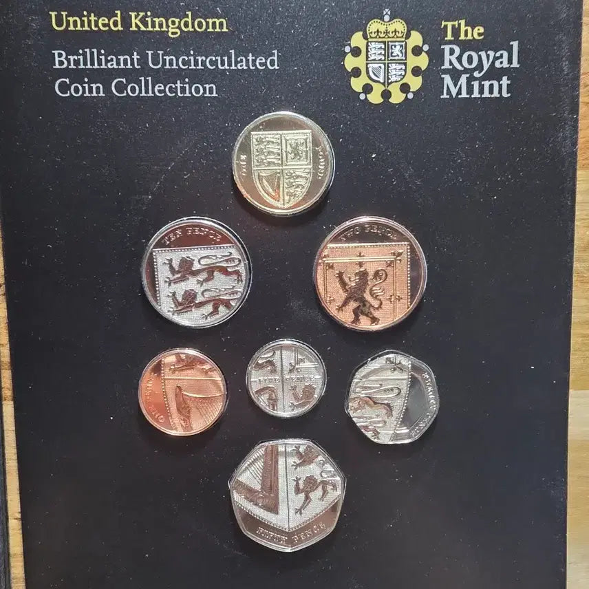 [BUNJANG] Royal Mint Emblems of Britain &amp; Royal Shield of Arms Coin Collection / 영국 로얄 민트 미사용 주화 신/구 컬렉션 2종