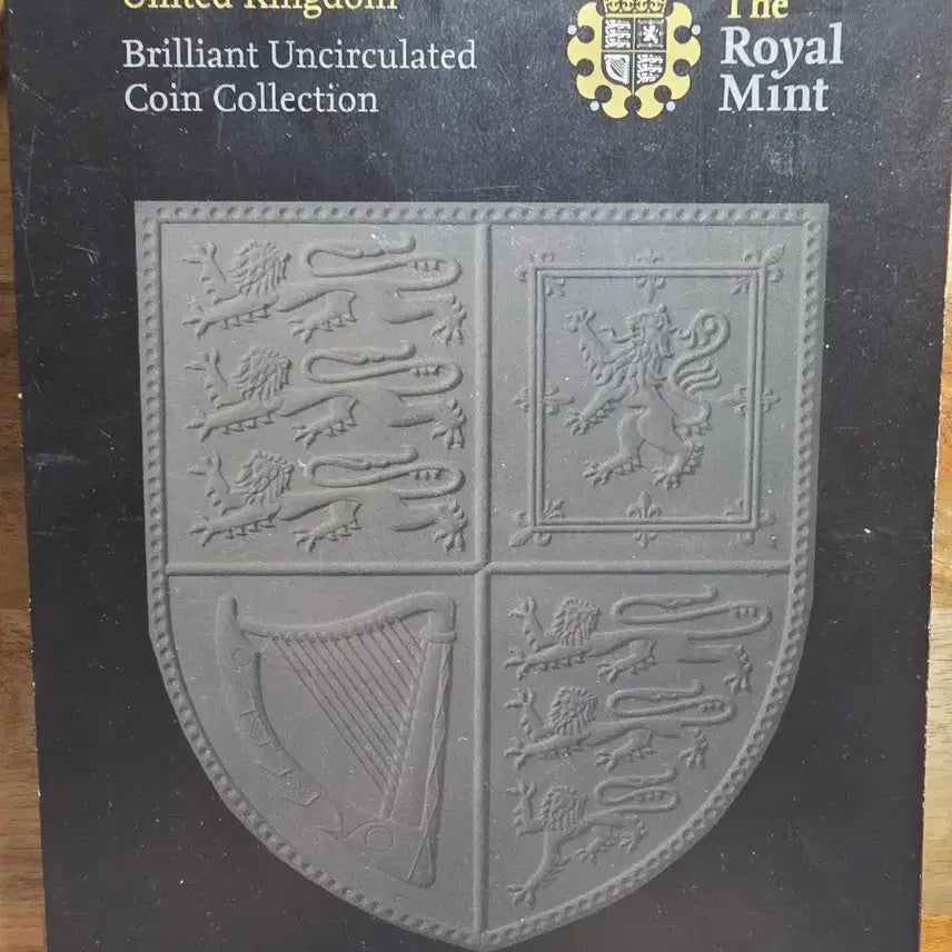 [BUNJANG] Royal Mint Emblems of Britain &amp; Royal Shield of Arms Coin Collection / 영국 로얄 민트 미사용 주화 신/구 컬렉션 2종