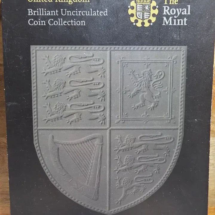 [BUNJANG] Royal Mint Emblems of Britain &amp; Royal Shield of Arms Coin Collection / 영국 로얄 민트 미사용 주화 신/구 컬렉션 2종