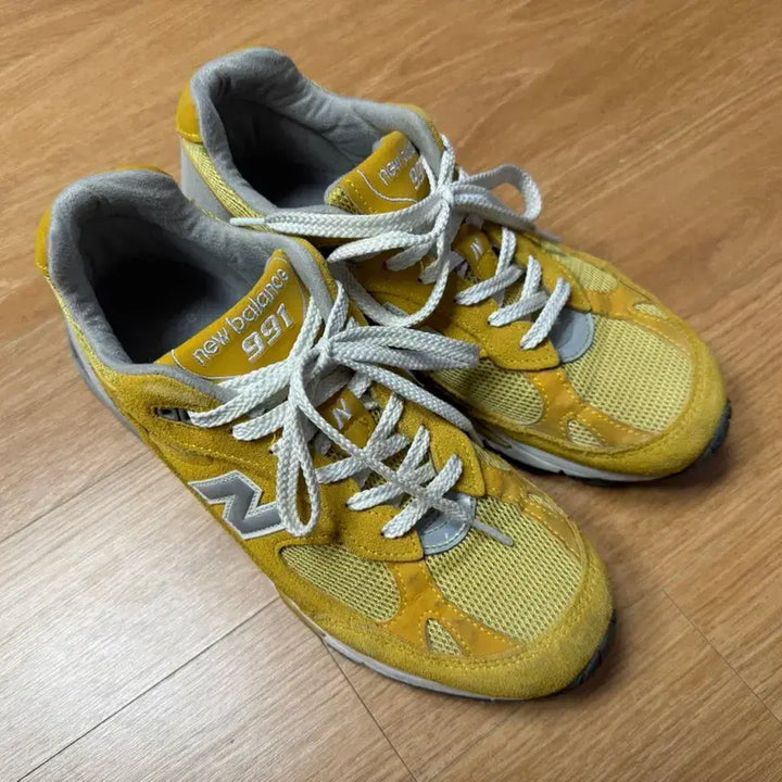 [BUNJANG] New Balance 991 Yellow Sneakers / 뉴발란스 991 옐로우 노랑 250