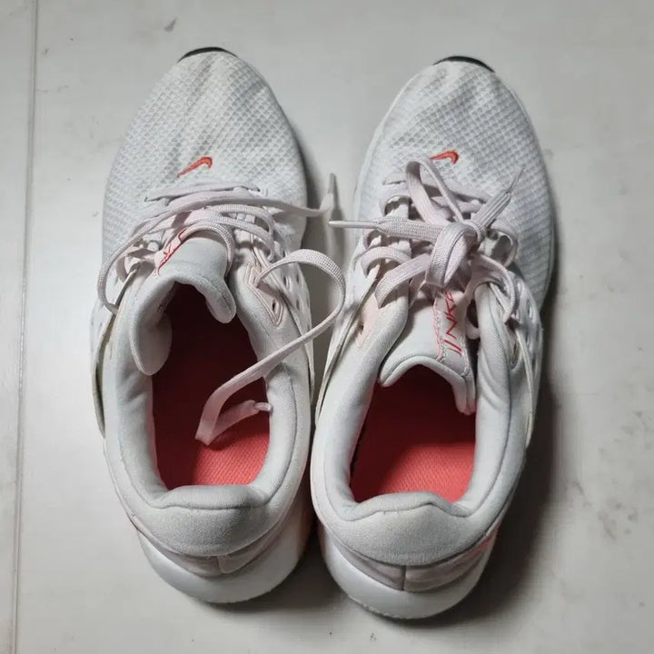 [BUNJANG] Nike Air Max Bella TR 4 Running Shoes / 나이키 화이트 런닝화