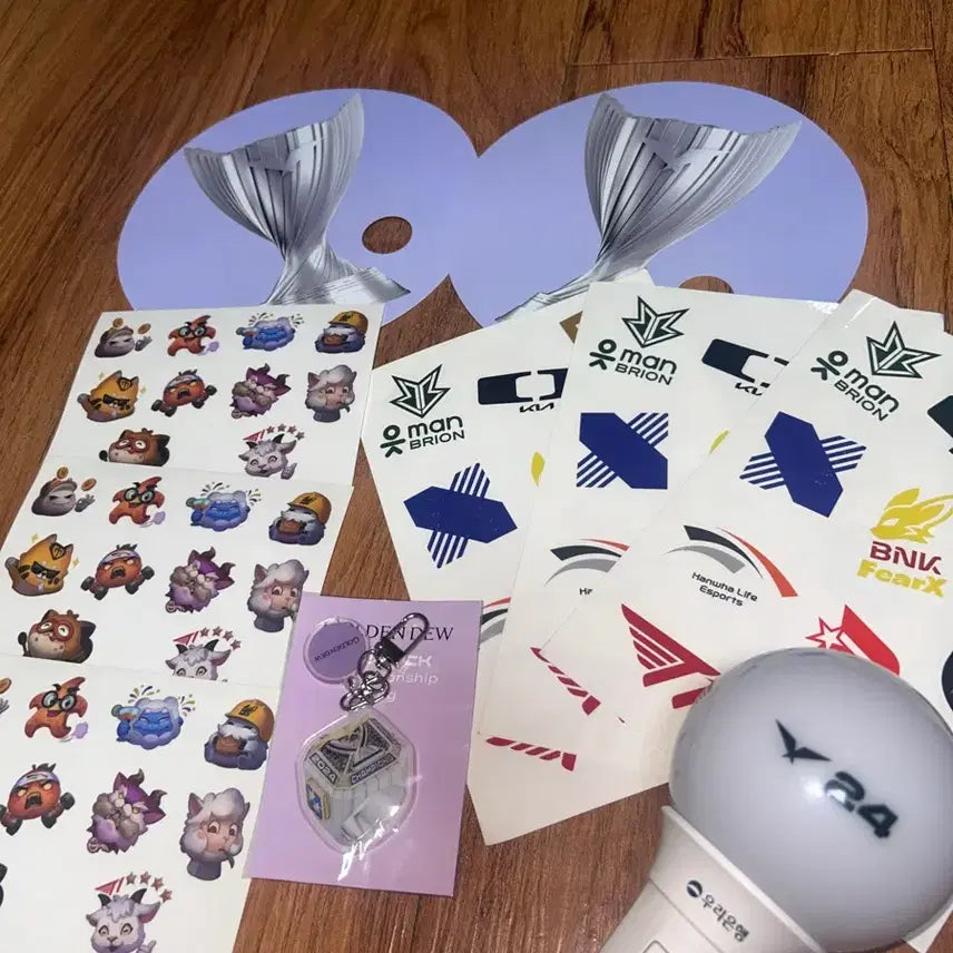 [BUNJANG] LCK 2024 Final Goods Set (Includes Light Stick) / LCK 2024 파이널 굿즈 패키지 세트 (응원봉 포함)
