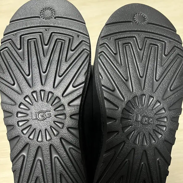 [BUNJANG] UGG Tasman Black US10 Slippers / UGG 어그 타스만 블랙 us10 280mm 새상품