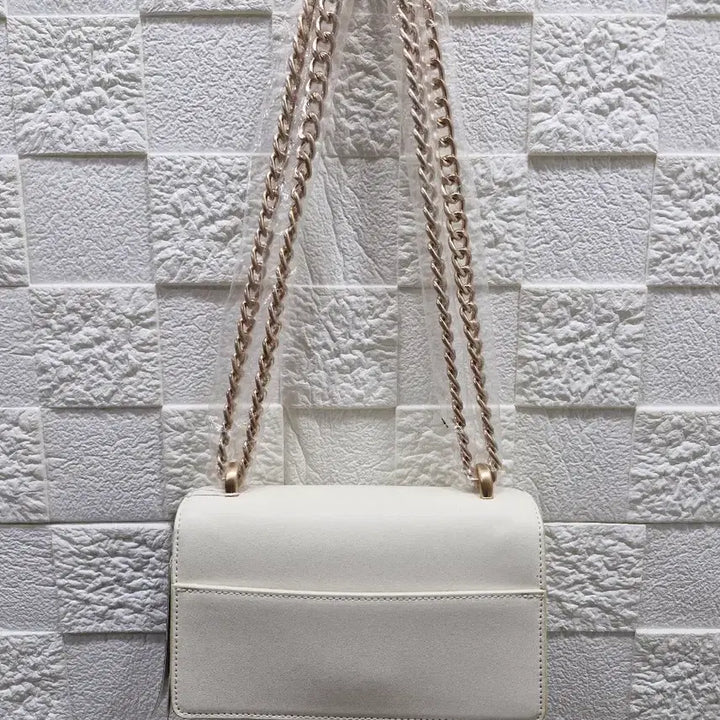 [BUNJANG] Veloop Chain Crossbody Bag / 밸럽 체인크로스백 (새상품, 택포)