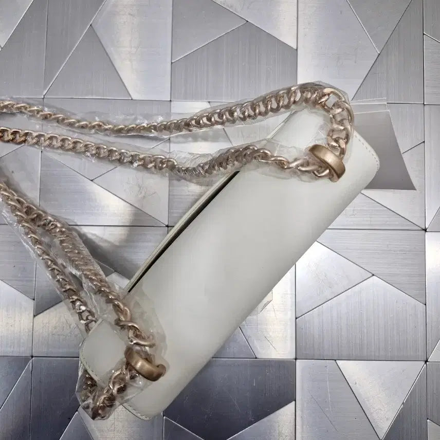 [BUNJANG] Veloop Chain Crossbody Bag / 밸럽 체인크로스백 (새상품, 택포)