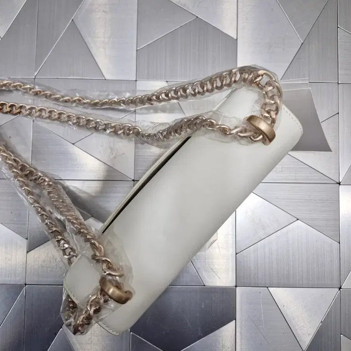 [BUNJANG] Veloop Chain Crossbody Bag / 밸럽 체인크로스백 (새상품, 택포)