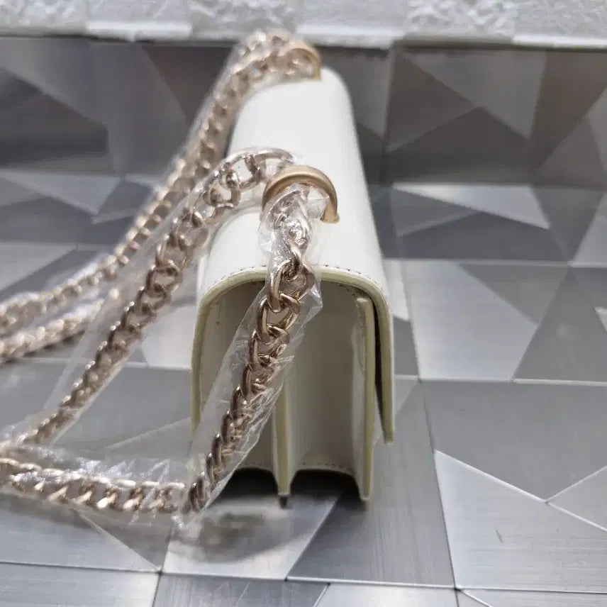 [BUNJANG] Veloop Chain Crossbody Bag / 밸럽 체인크로스백 (새상품, 택포)