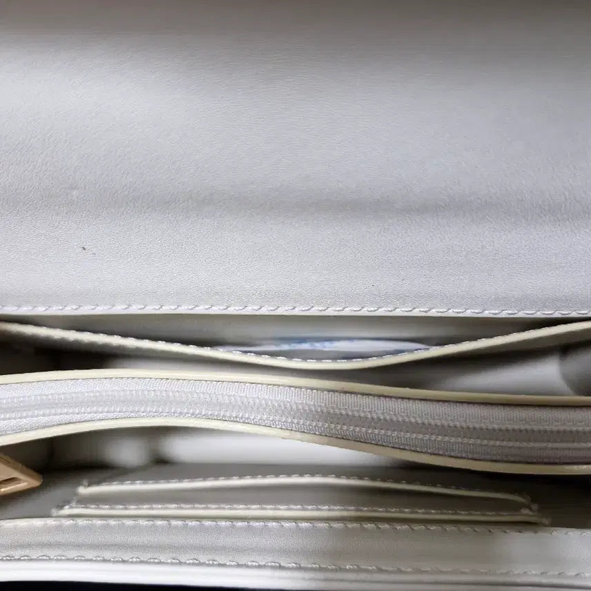 [BUNJANG] Veloop Chain Crossbody Bag / 밸럽 체인크로스백 (새상품, 택포)