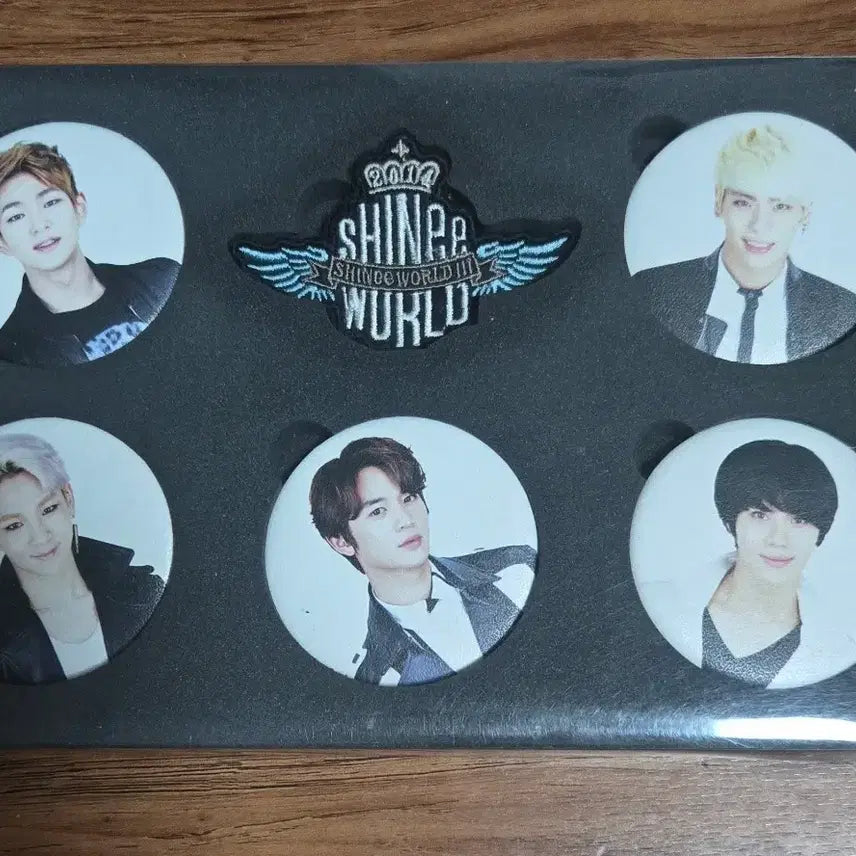 [BUNJANG] SHINee Button and Patch Set / 샤이니 버튼,와펜세트(정식굿즈)