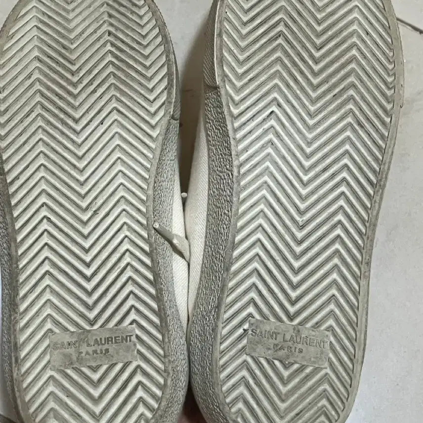 [BUNJANG] Saint Laurent Classic Sneakers / 생로랑 코트 클래식 스니커즈 245