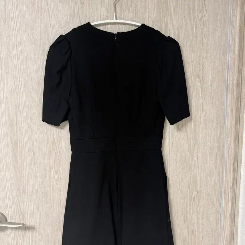 [BUNJANG] Sandro Black V-Neck Buckle Short-Sleeve Dress / 산드로 블랙 브이넥 버클 반팔 드레스 원피스 43(36)