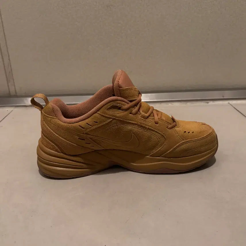 [BUNJANG] Nike Air Monarch SE Sneakers / 나이키 에어 모나크 스니커즈