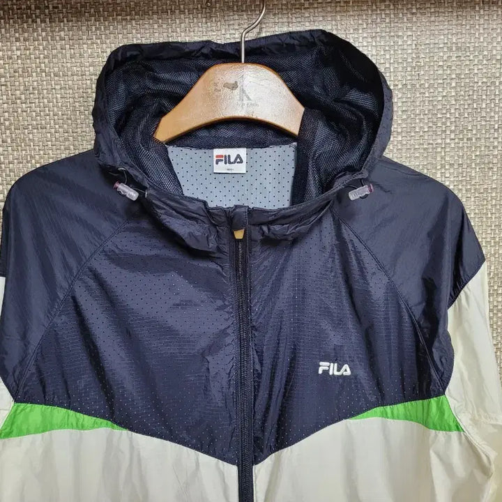 [BUNJANG] Fila Windbreaker Hooded Jacket / 100사이즈 휠라 바람막이 후드 자켓