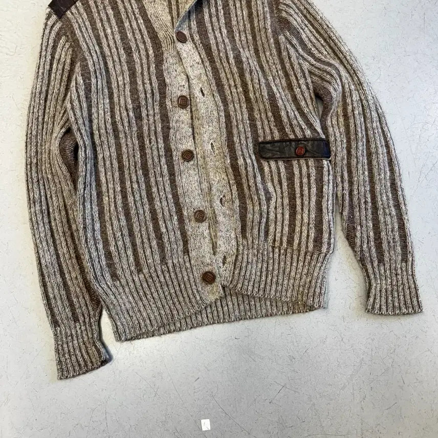 [SOLD OUT] 피에르발망 스트라이프 니트 가디건
